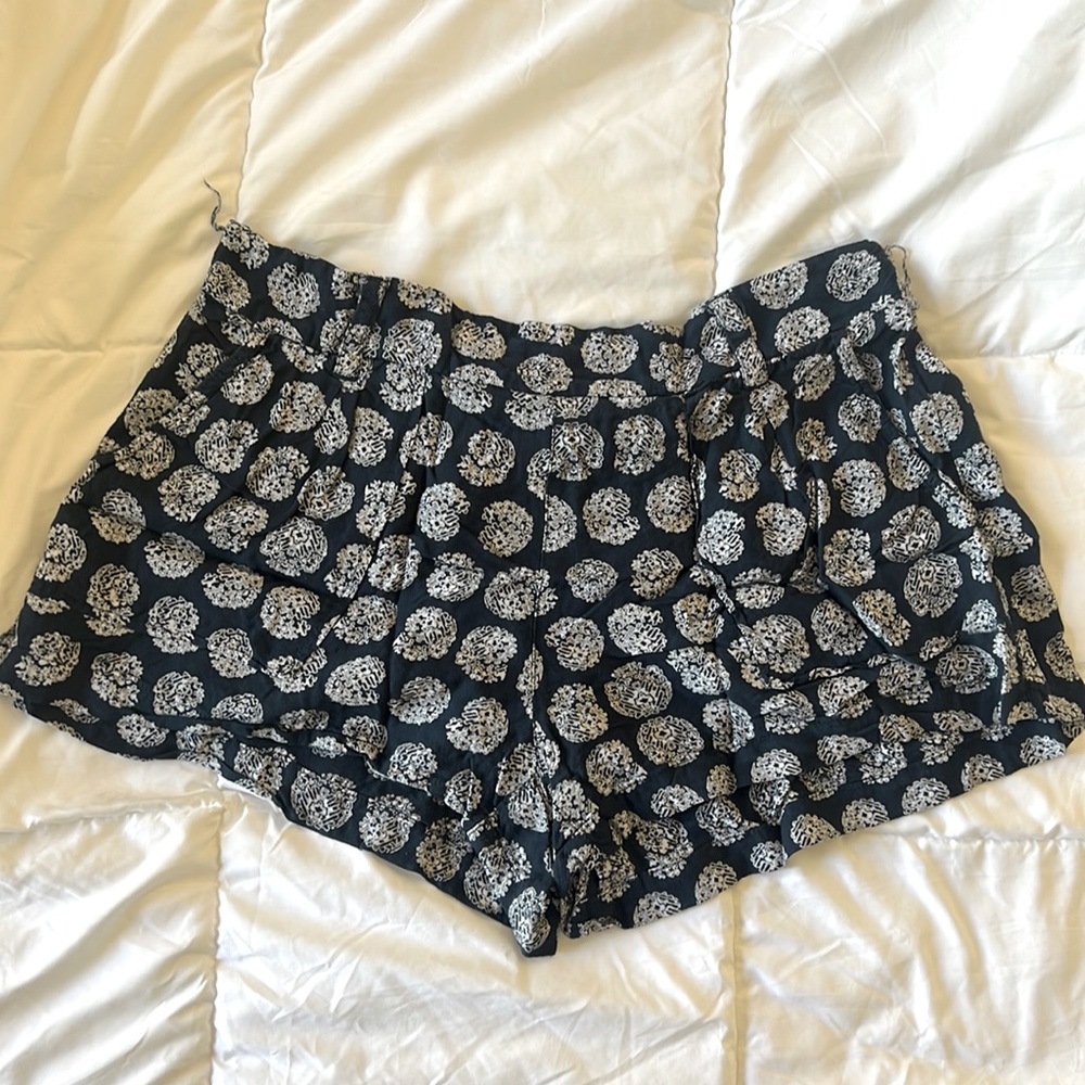 Patterned Soft Shorts w/ Pockets
